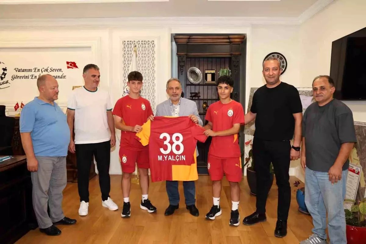 Talas Belediyesi Sporcu Fabrikası\'ndan 13 Futbolcu Profesyonel Takımlara Transfer Oldu