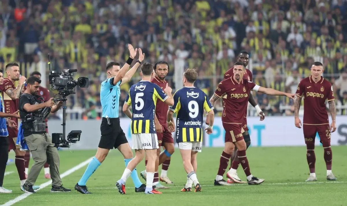 Trabzonspor, Fenerbahçe\'ye Mağlup Oldu