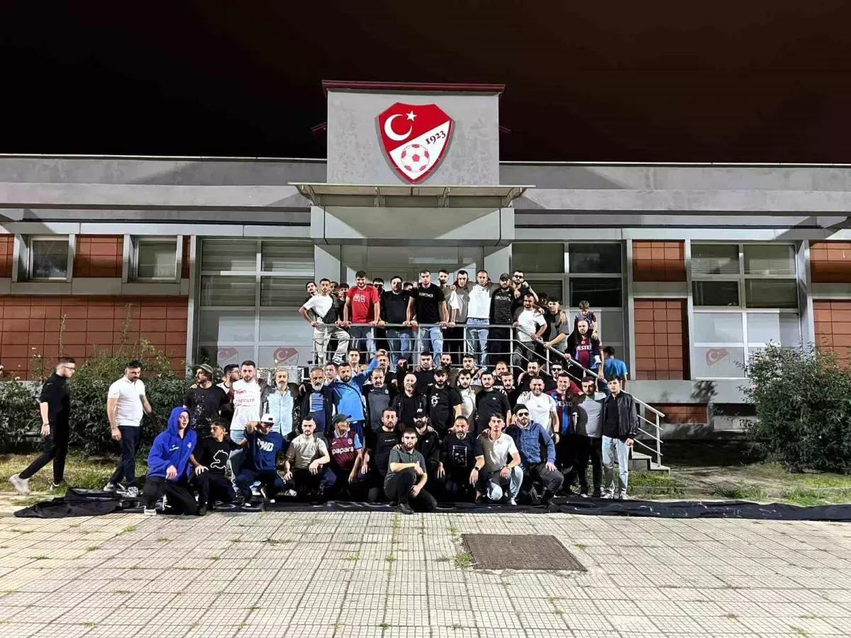 Trabzonspor Taraftarlarından TFF\'ye İstifa Çağrısı