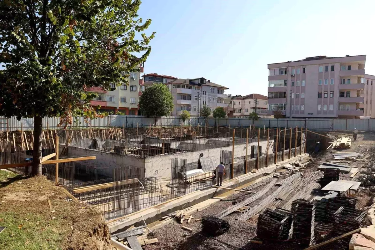 Arifiye\'de Gençlik ve Yüzme Merkezi Projesi Yükseliyor