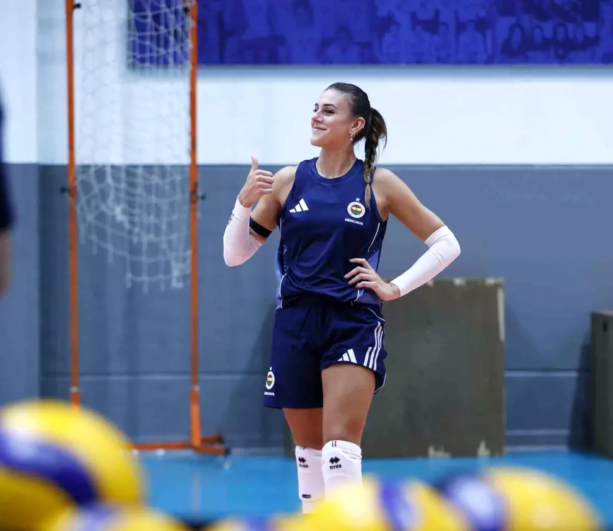 Fenerbahçe Kadın Voleybol Takımı\'nda Yeni Transferler