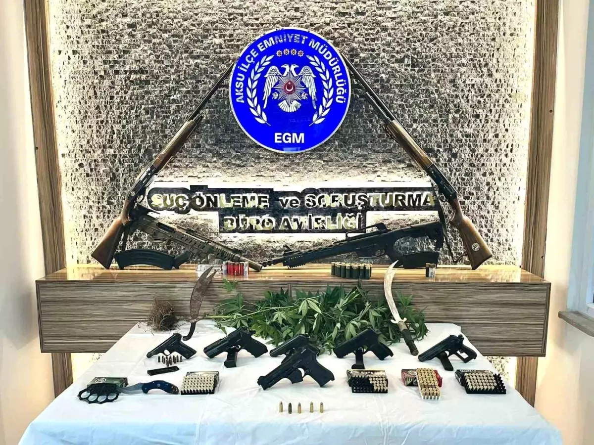 Antalya\'da Ruhsatsız Silah Operasyonu