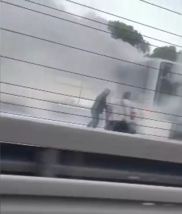 Bayrampaşa'da metrobüste yangın çıktı