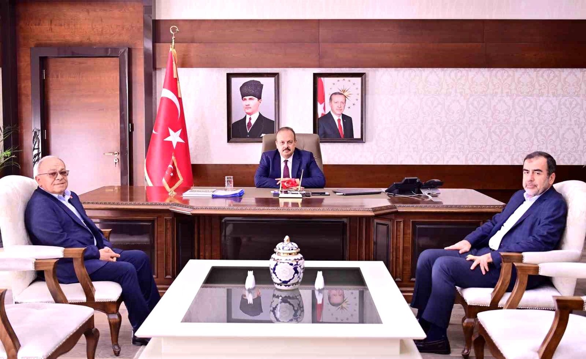 Aydın Valisi Canbolat, İl Başkanlarını Ağırladı