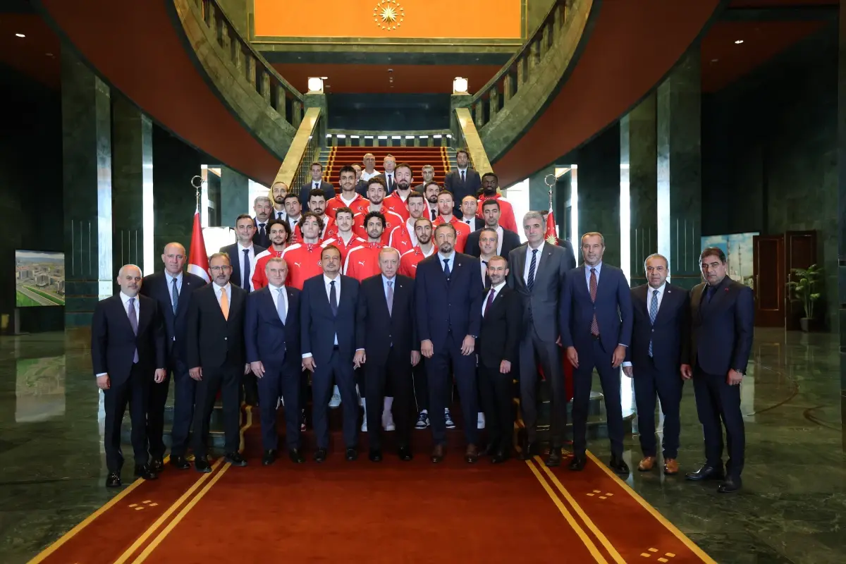 Cumhurbaşkanı Erdoğan, A Milli Erkek Basketbol Takımı\'nı Kabul Etti