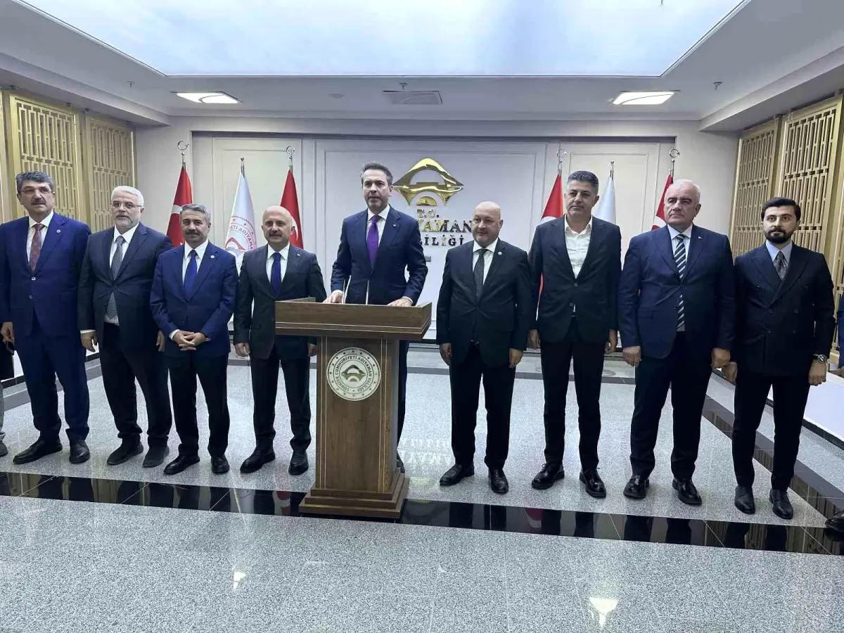 Bakan Bayraktar Adıyaman\'da Temaslarda Bulundu