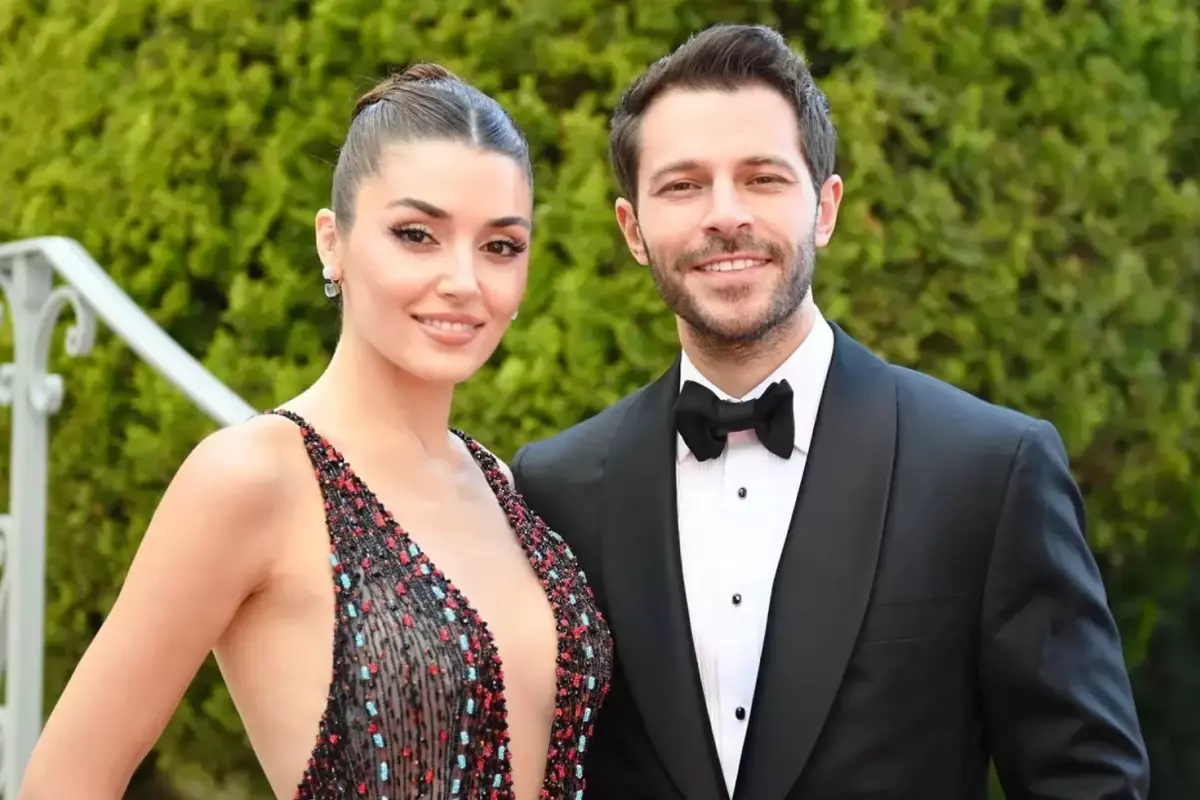 Hande Erçel\'den ayrılık sonrası banyo pozu: Karın kasları dikkat çekti