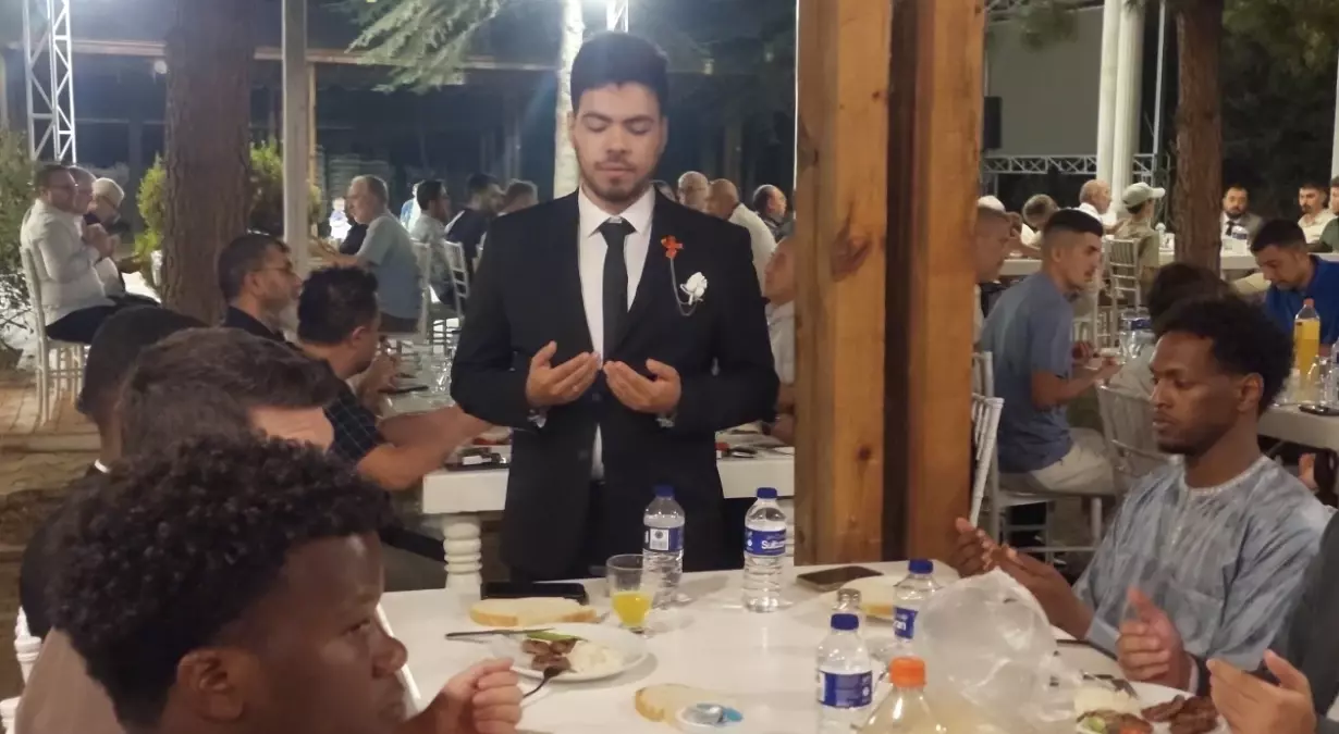 İnegöl\'de Kültürler Buluştu: Türk Gelin, Kolombiyalı Damat