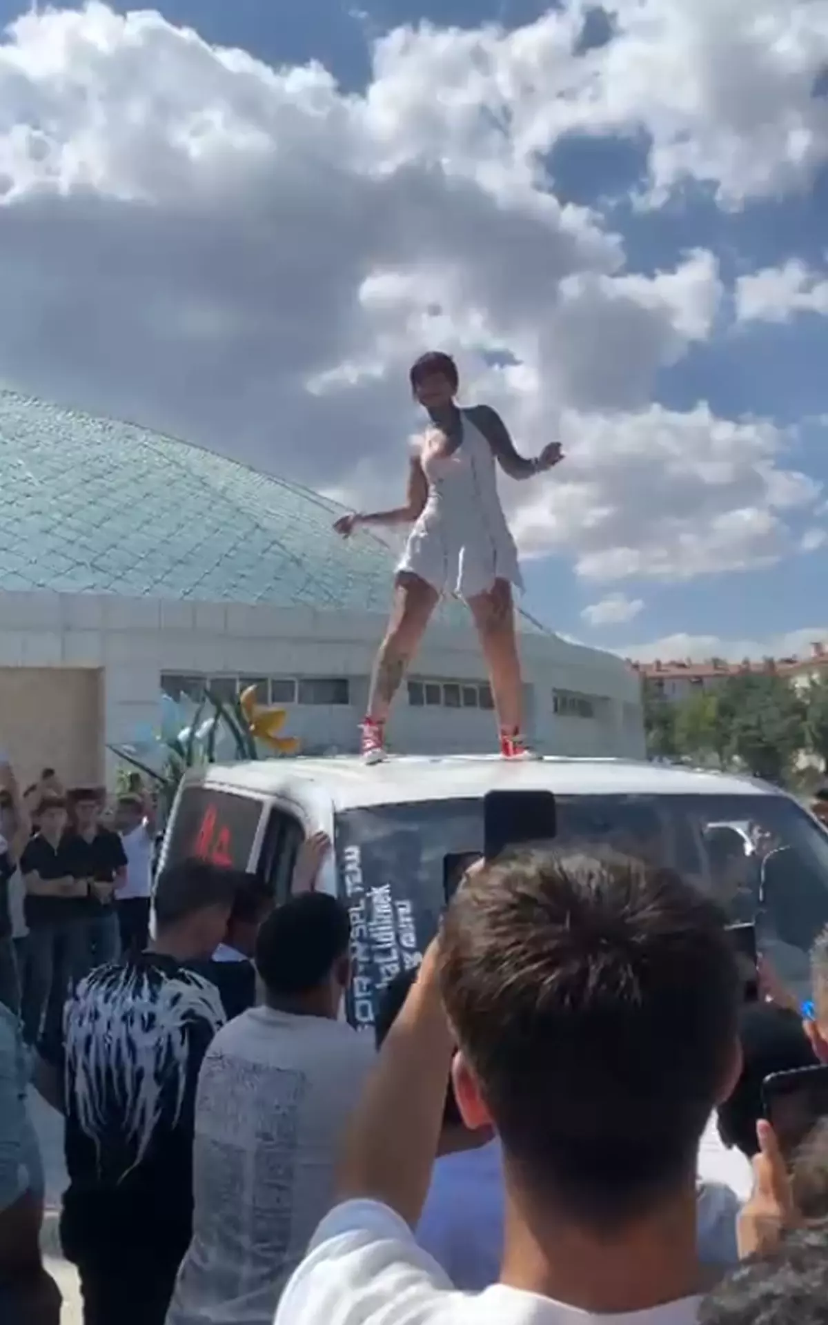 Fuardaki twerk görüntüleri tepki çekince valilik hemen harekete geçti