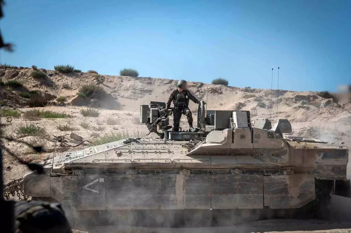 İsrail\'den Gazze\'de Kara Harekatına Dair Yeni Görüntüler