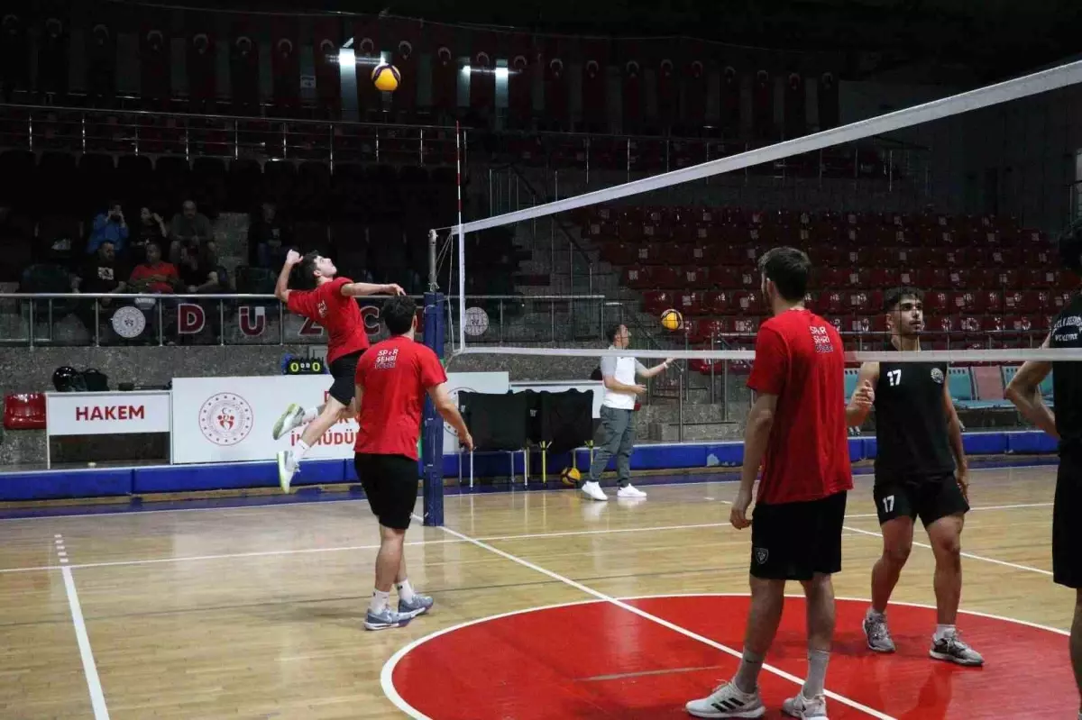 Düzce Belediyesi Voleybol Takımı, Gölcük Belediyespor\'u Mağlup Etti