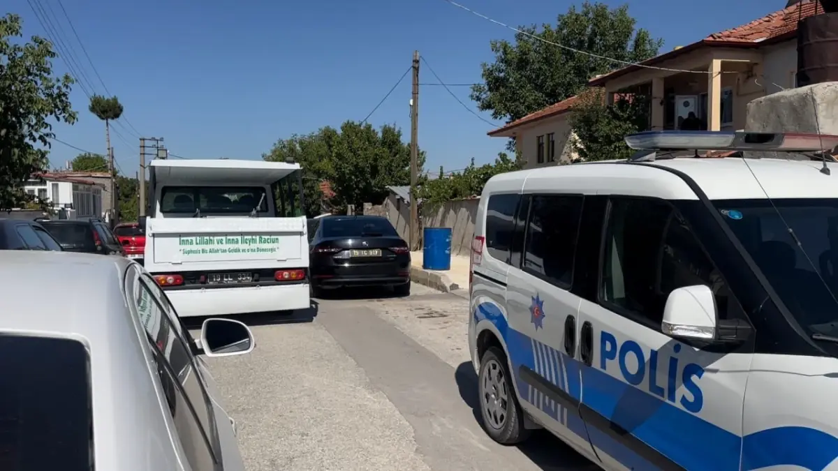 Balkondan Düşen Adam Hayatını Kaybetti