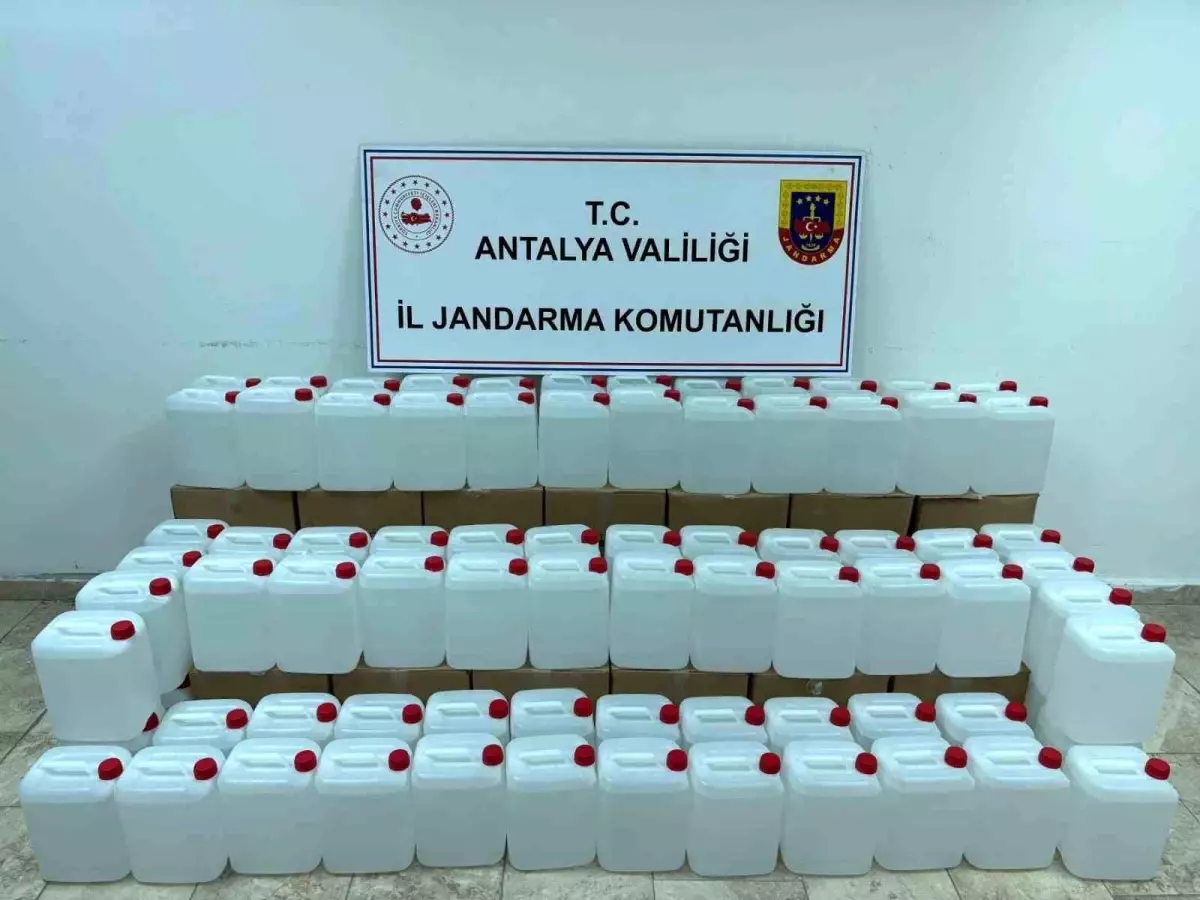 Antalya\'da Kaçak Alkol Operasyonu