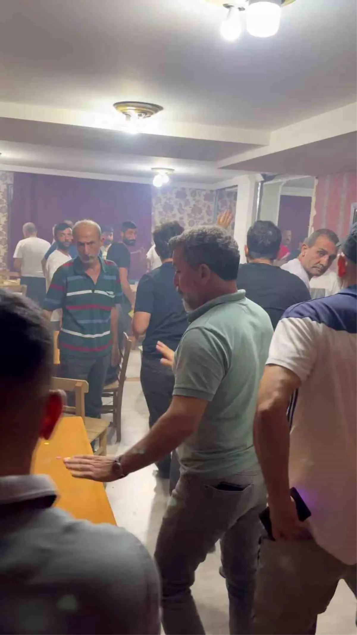 Adana\'da Kumarhaneye Baskın: 49 Gözaltı