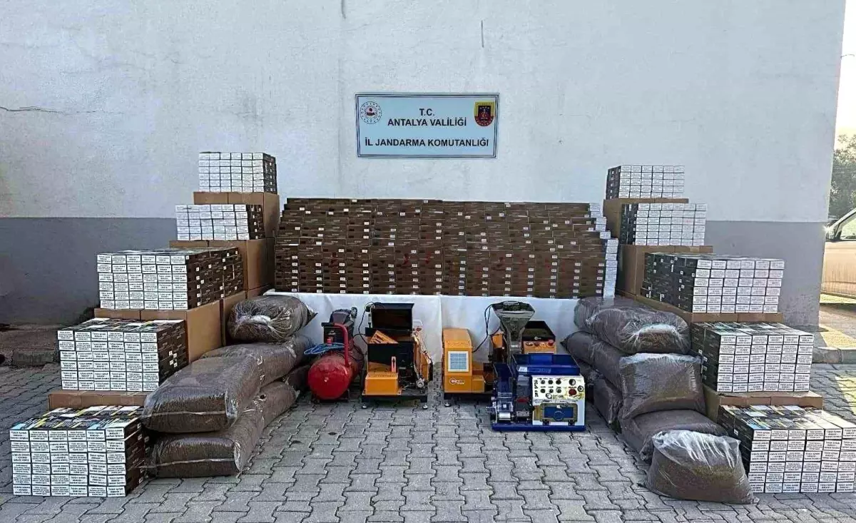 Antalya\'da Kaçak Tütün Operasyonu