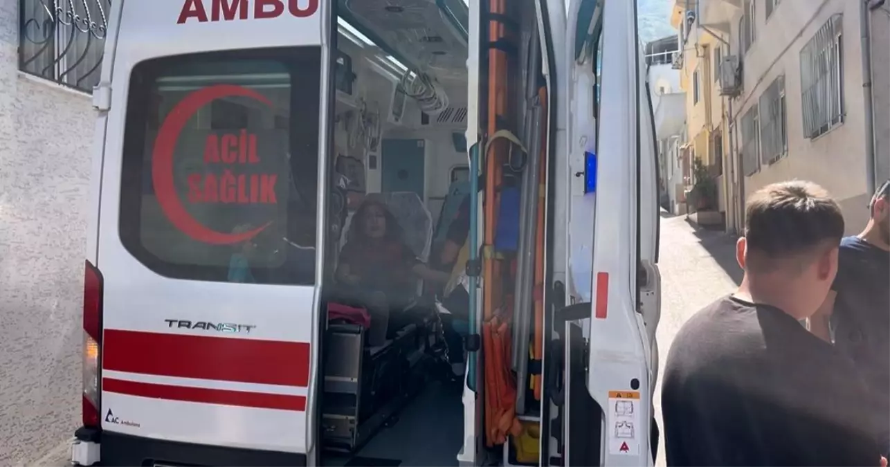 Bursa\'da Motosiklet-Bisiklet Çarpışması