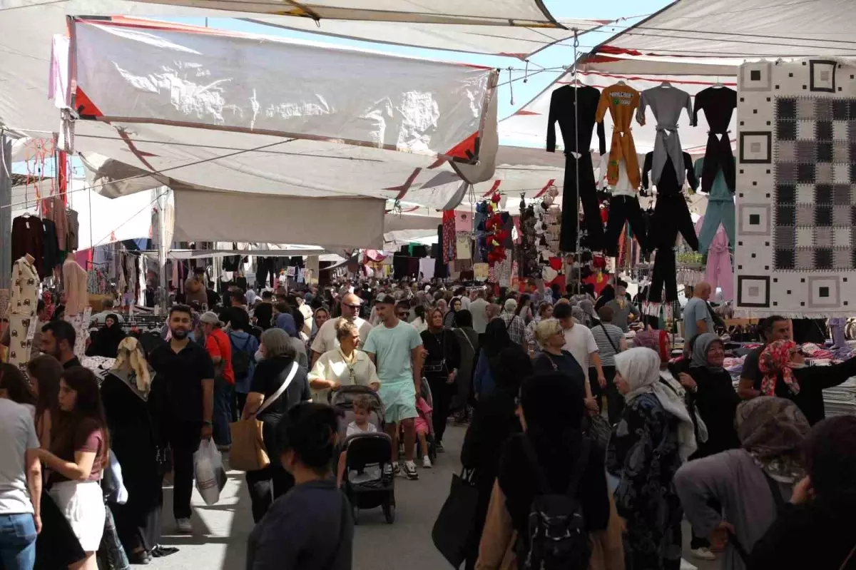 Çarşamba Kumaş Pazarı Yeni Yerinde Açıldı