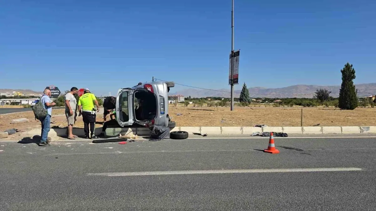 Elazığ\'da Trafik Kazası: 2 Yaralı