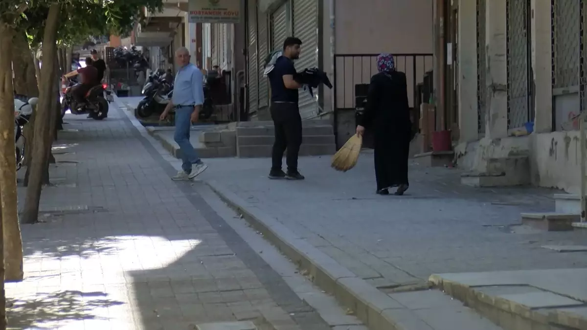 Güngören\'de Bıçaklı Kavga: 1 Yaralı