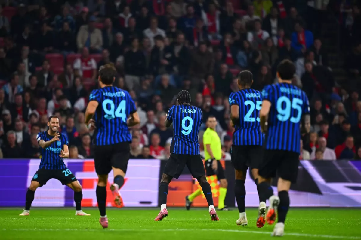 Inter, Ajax\'ı Hakan\'la Geçti