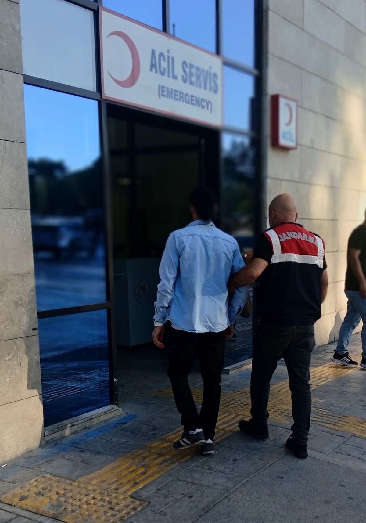 İzmir\'de DEAŞ Operasyonu: 2 Gözaltı