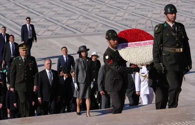 Japonya Prensesi Akiko Mikasa Anıtkabir'i Ziyaret Etti