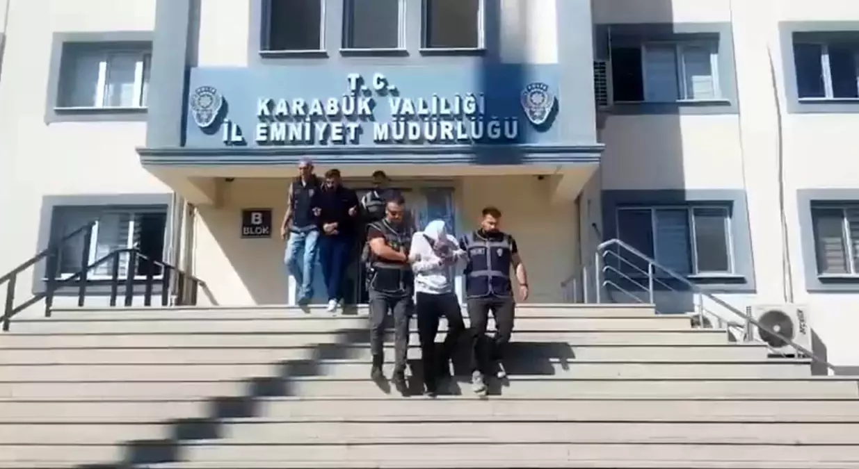 Karabük\'te Bıçaklı Kavga: 1 Ölü, 2 Tutuklu