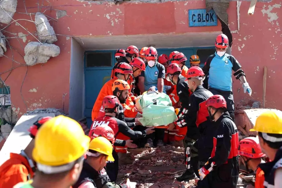 Muş\'ta Deprem Tatbikatı Gerçekleştirildi