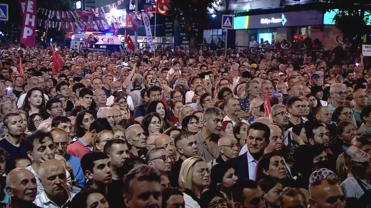 Özgür Özel\'den AK Parti\'ye Sert Eleştiriler