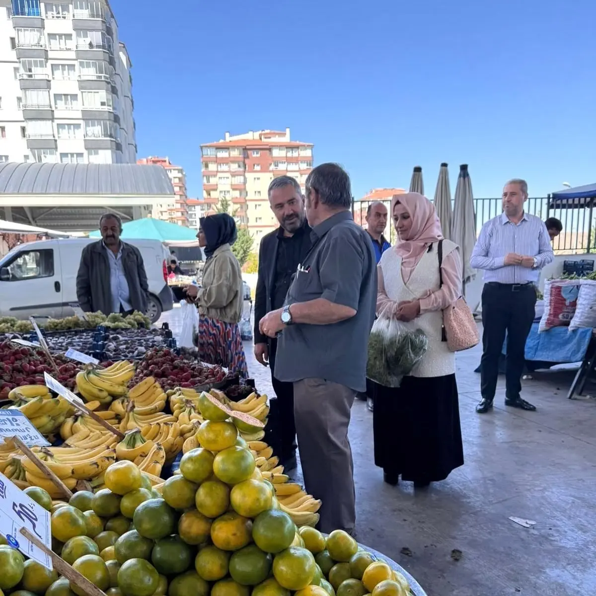 Başkan Çetin Pazar Ziyareti Gerçekleştirdi