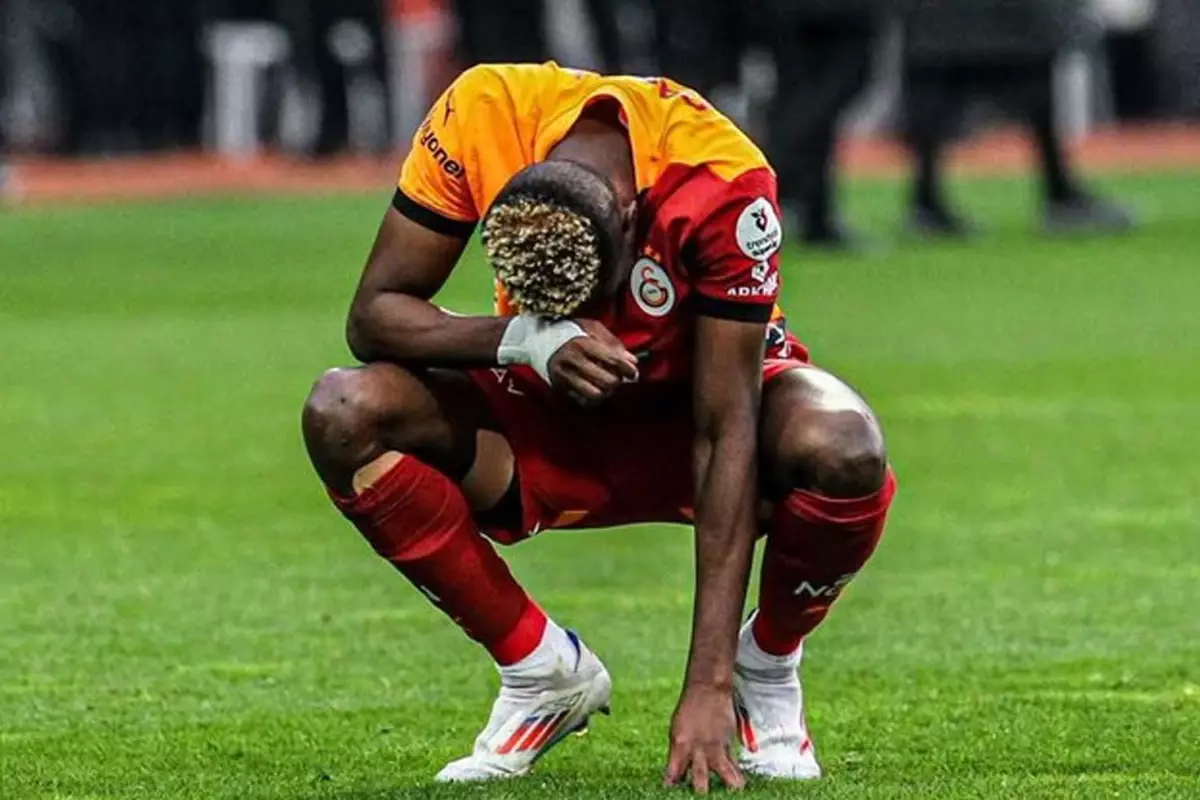 Taraftarlar kahroldu! Galatasaray\'a Osimhen şoku
