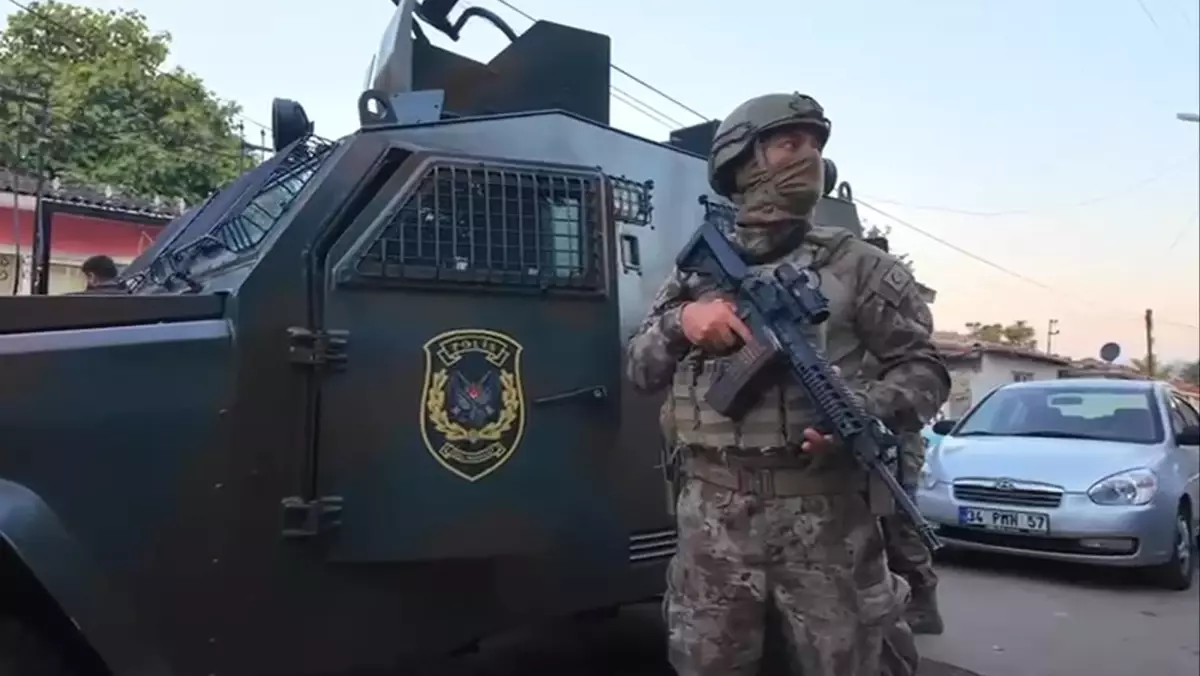 Çorlu\'da Uyuşturucu ve Silah Operasyonu