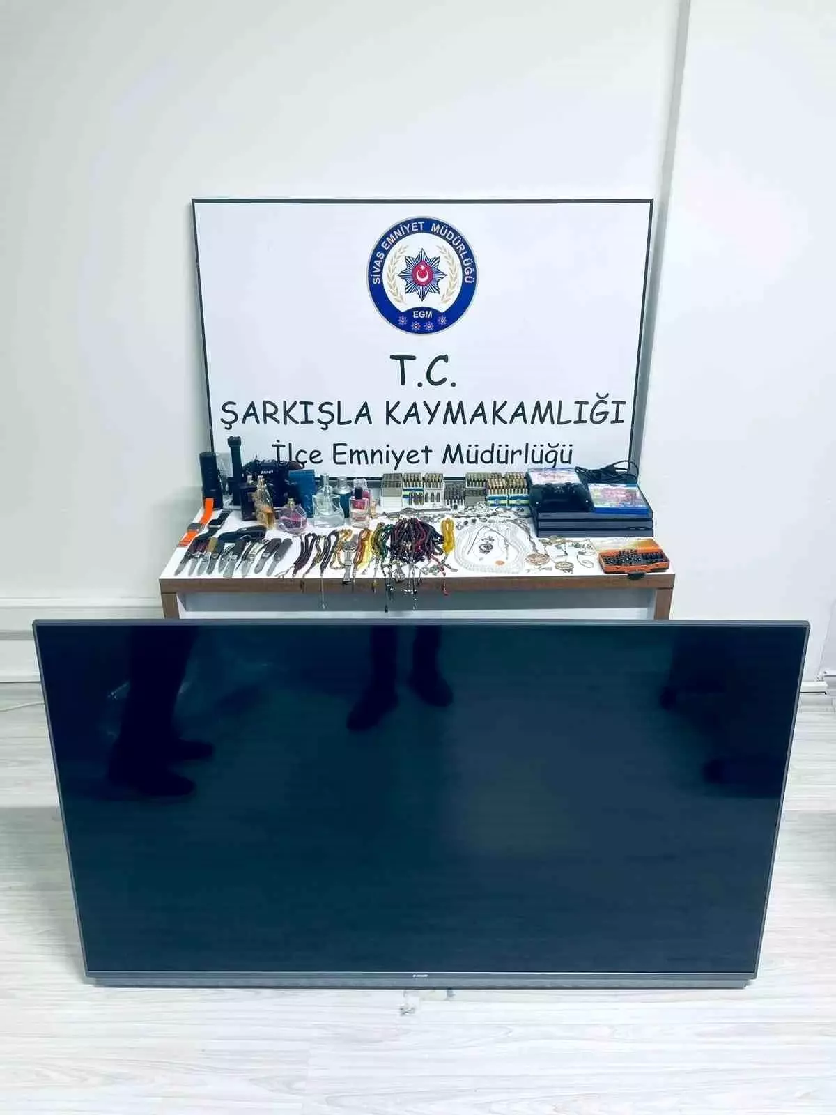 Sivas\'ta Hırsızlık Operasyonu: İki Tutuklama