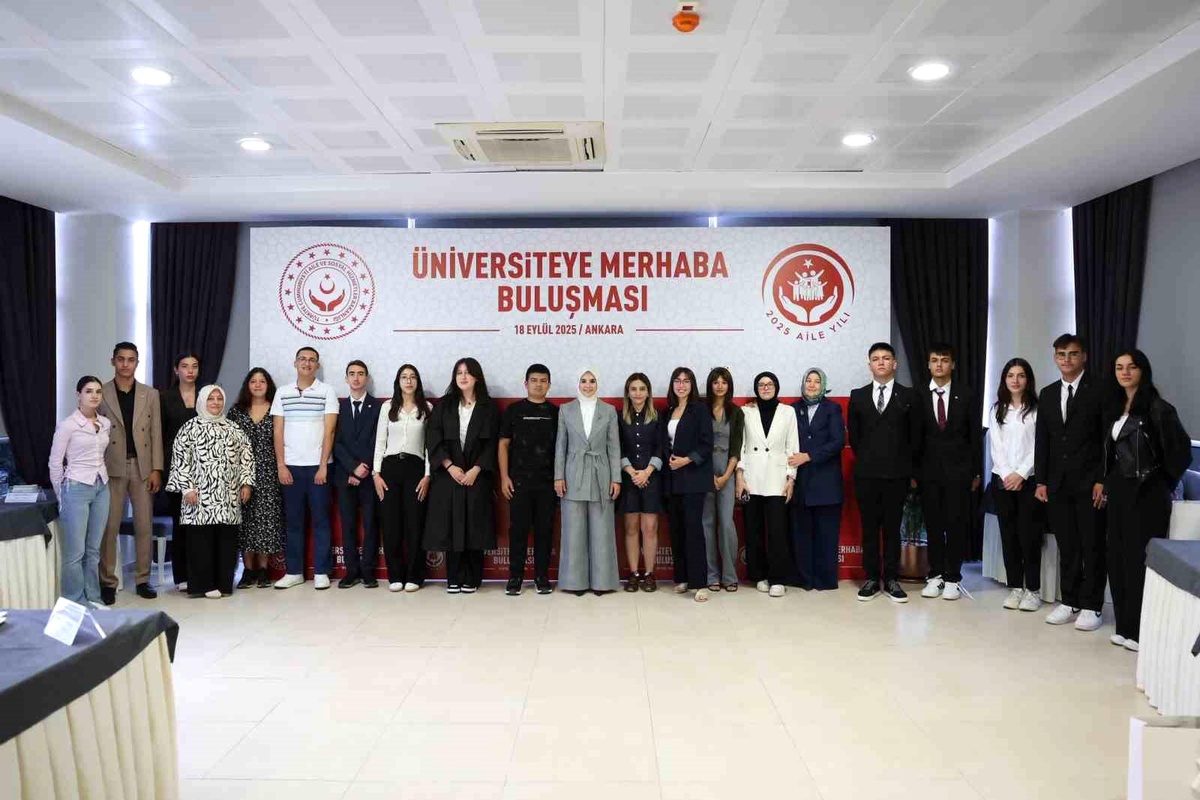 Bakan Göktaş\'tan Üniversiteye Merhaba!