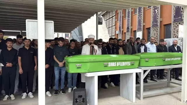 Otomobilde patlayan çakmak gazı ikizleri birbirinden ayırdı