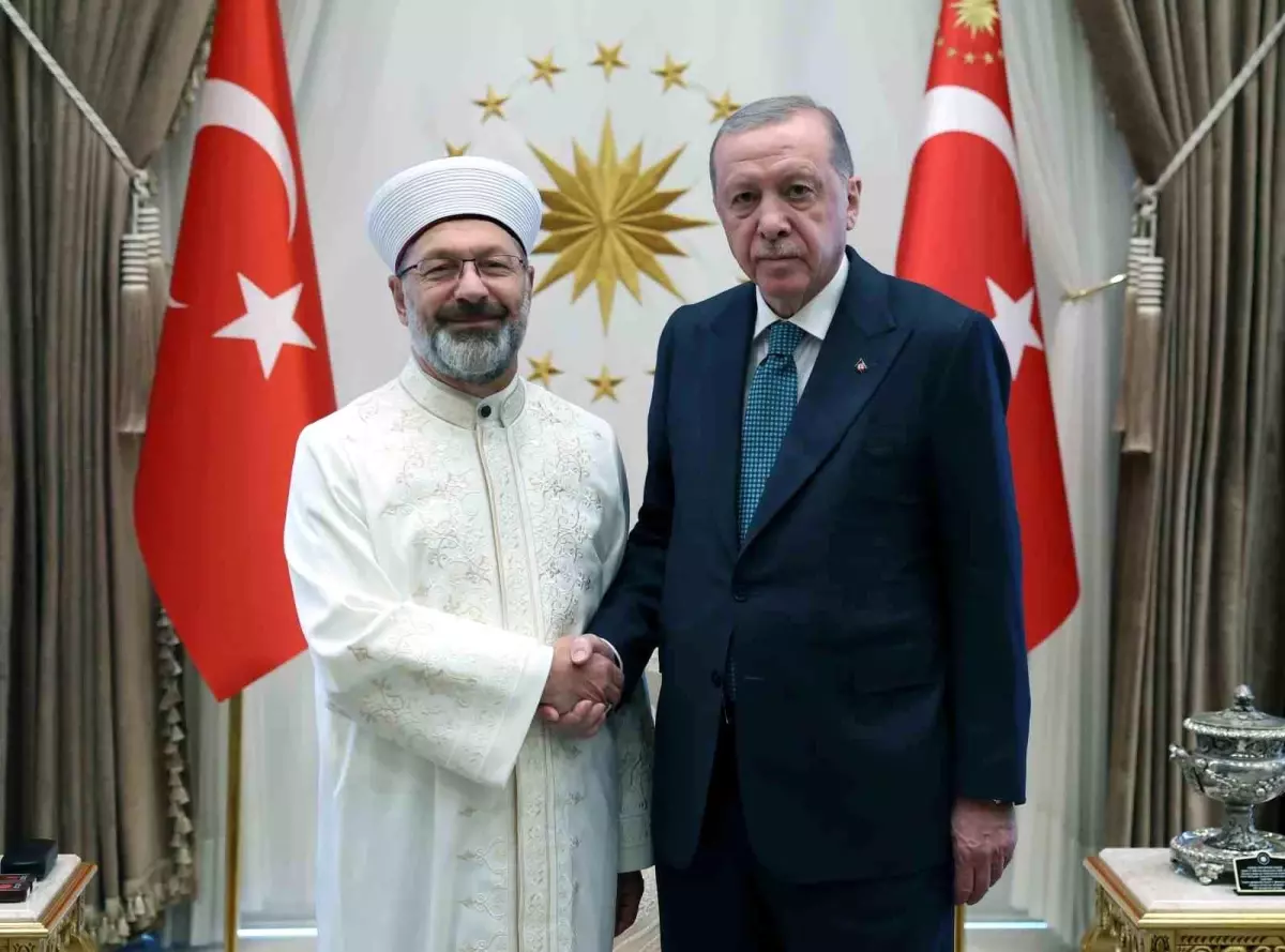 Cumhurbaşkanı Erdoğan eski Diyanet İşleri Başkanı Prof. Dr. Erbaş\'ı kabul etti