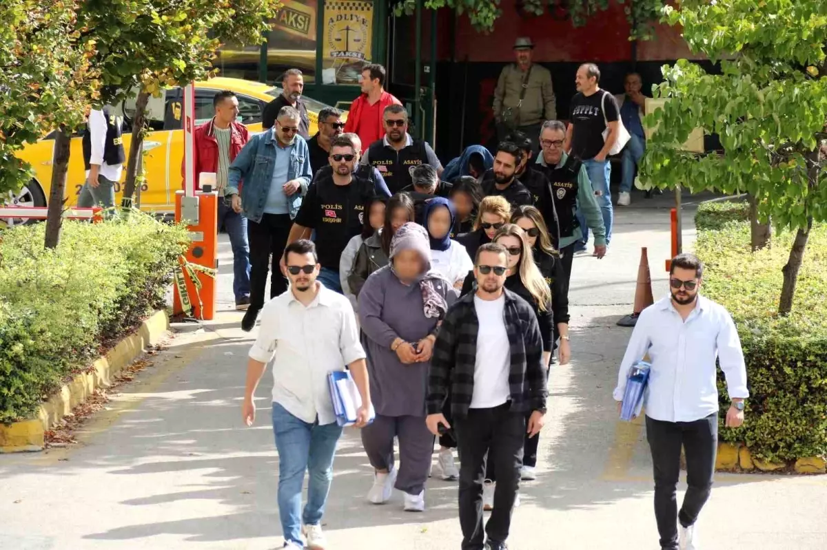 Eskişehir\'de Dolandırıcılık Operasyonu: 5 Tutuklama