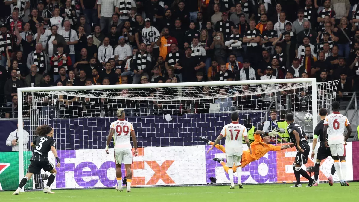 Galatasaray, Frankfurt\'a 5-1 Kaybetti!