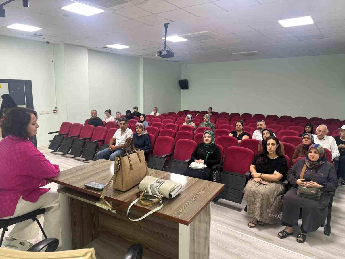 Mezre Ortaokulu\'nda Velilerle Tanışma Toplantısı