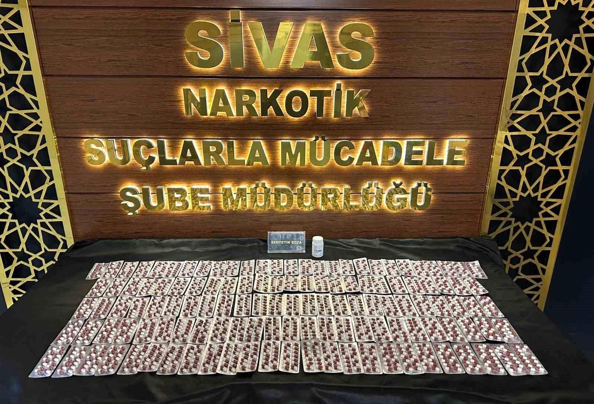 Sivas\'ta Uyuşturucu Operasyonu: 1795 Hap Ele Geçirildi