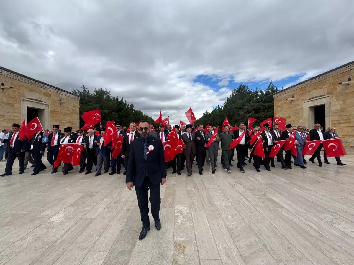 Gaziler Anıtkabir\'i Ziyaret Etti