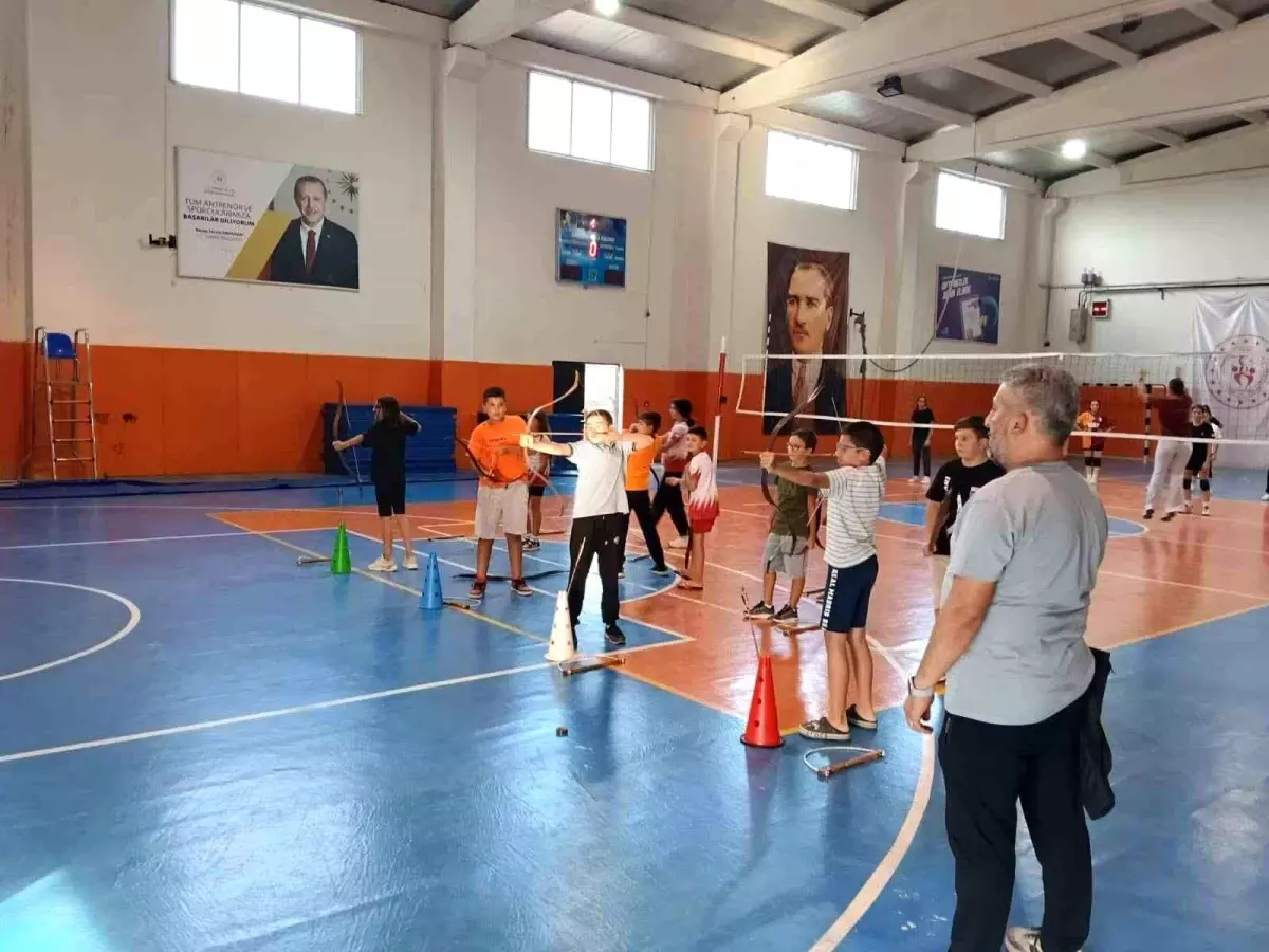 Sarıgöl\'de Okçuluk Kursuna Yoğun İlgi