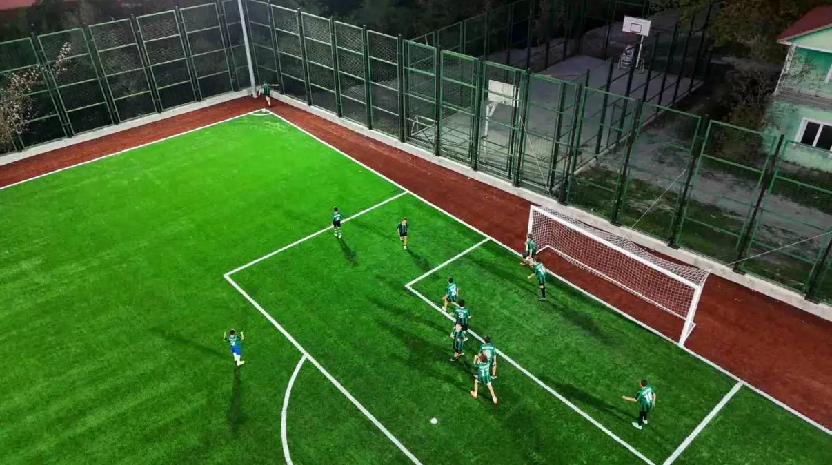 Sakarya\'da Yenilenen Spor Alanları Gençlere Umut Oluyor