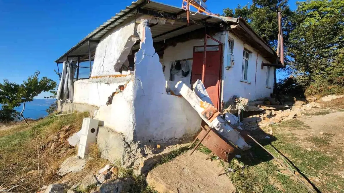 Bursa\'da Maden Çalışmaları Köyü Tehdit Ediyor