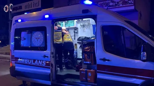 Otomobilde patlayan çakmak gazı ikizleri birbirinden ayırdı