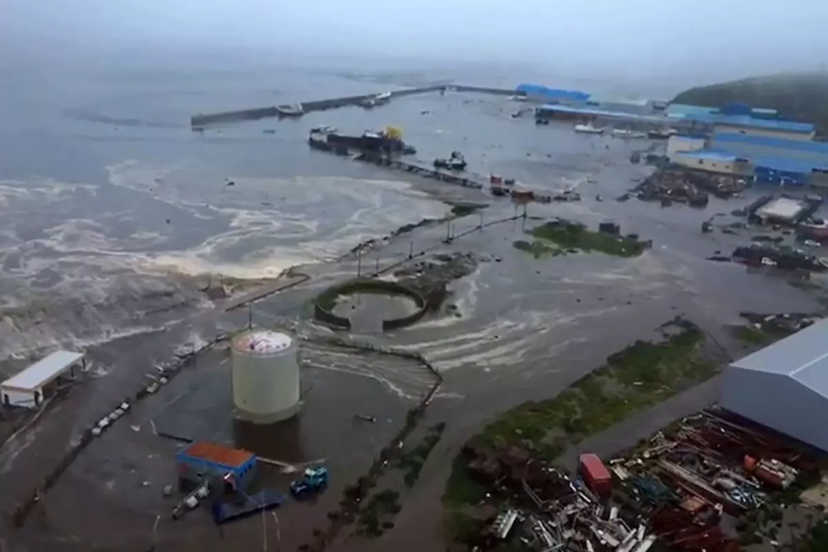 Rusya\'da 7.8 büyüklüğünde deprem! Tsunami uyarısı yapıldı