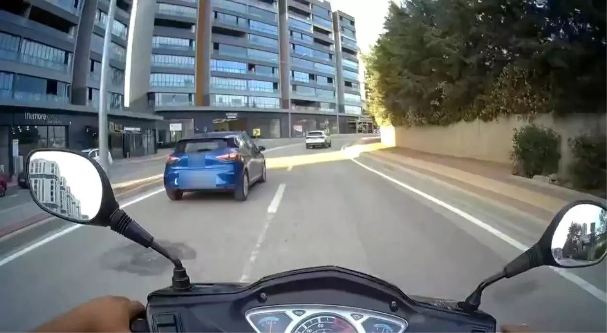 Bursa\'da Motosiklet ve Otomobil Sürücüsü Tartıştı