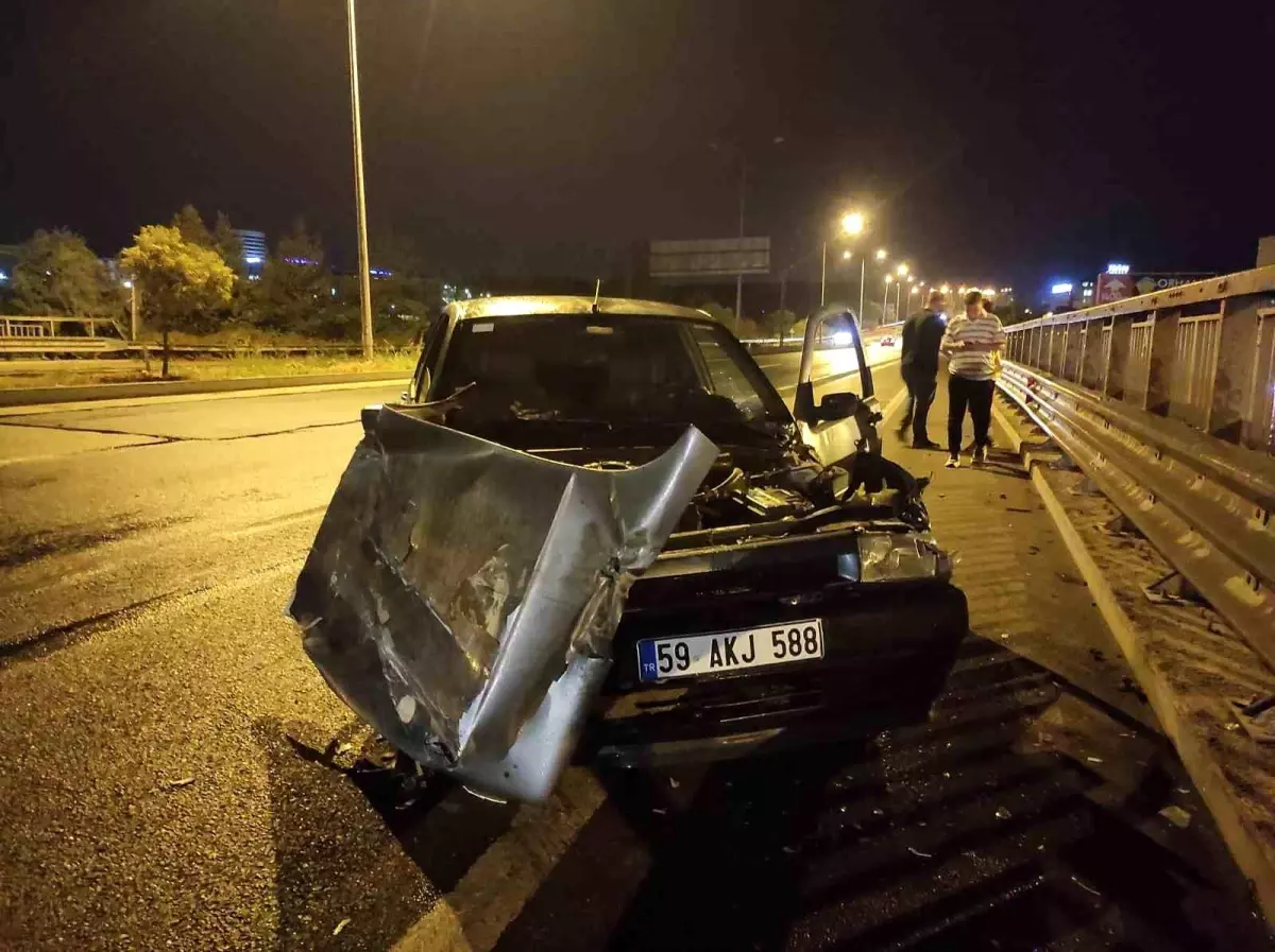 Tekirdağ\'da Lastik Patladı, Kaza Atlattılar