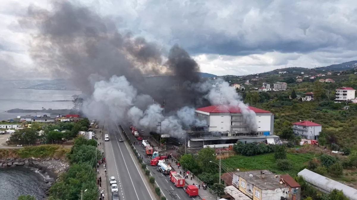 Trabzon\'da AVM Yangını