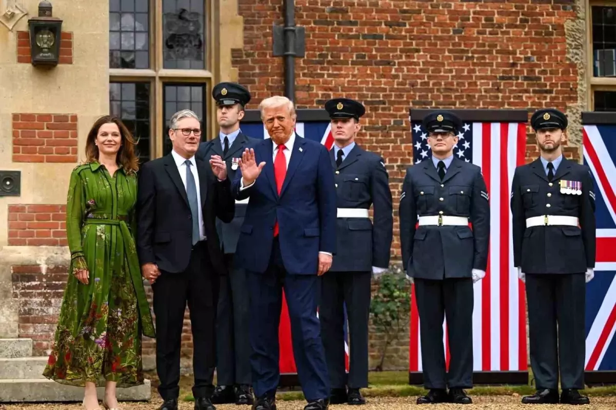 Trump ve Starmer\'dan Önemli Görüşme
